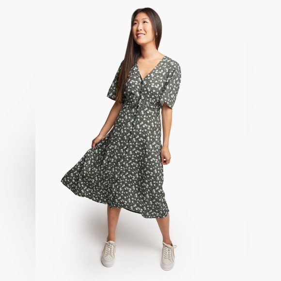 ❌SOLD❌NWT Able Amelia Button Down Dress - Green Floral - Small - Picture 2 of 6